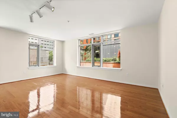 Hyattsville, MD 20782,6506 AMERICA BLVD #211