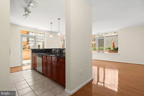 Hyattsville, MD 20782,6506 AMERICA BLVD #211