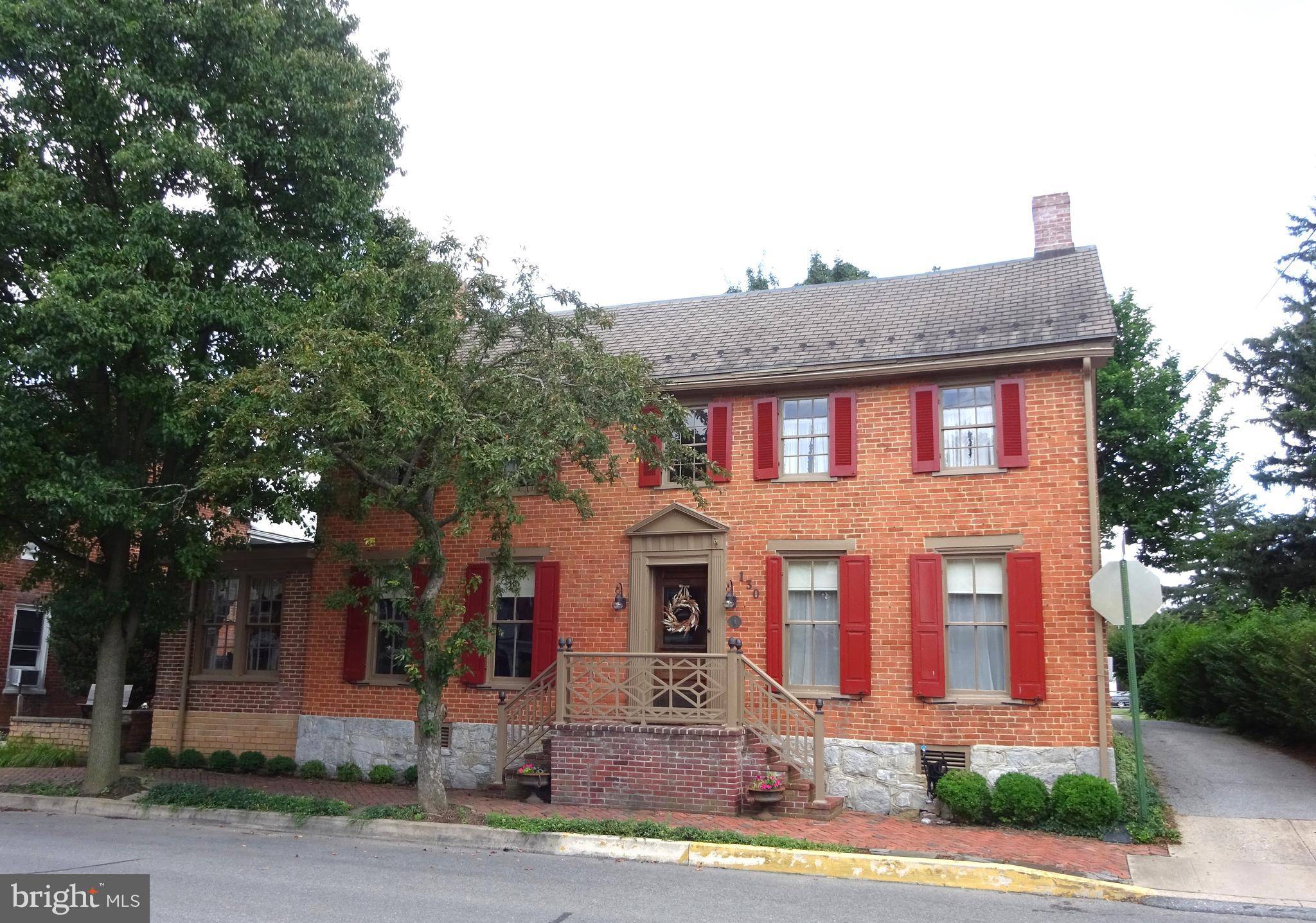 130 S CARLISLE ST, Greencastle, PA 17225