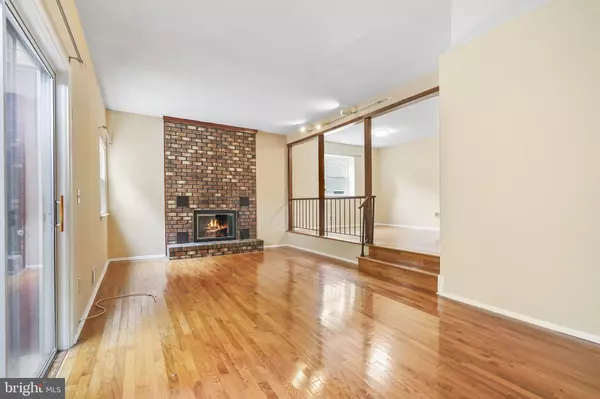 Dayton, NJ 08810,21 JEREMY DR