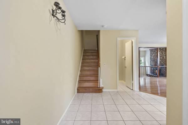Dayton, NJ 08810,21 JEREMY DR