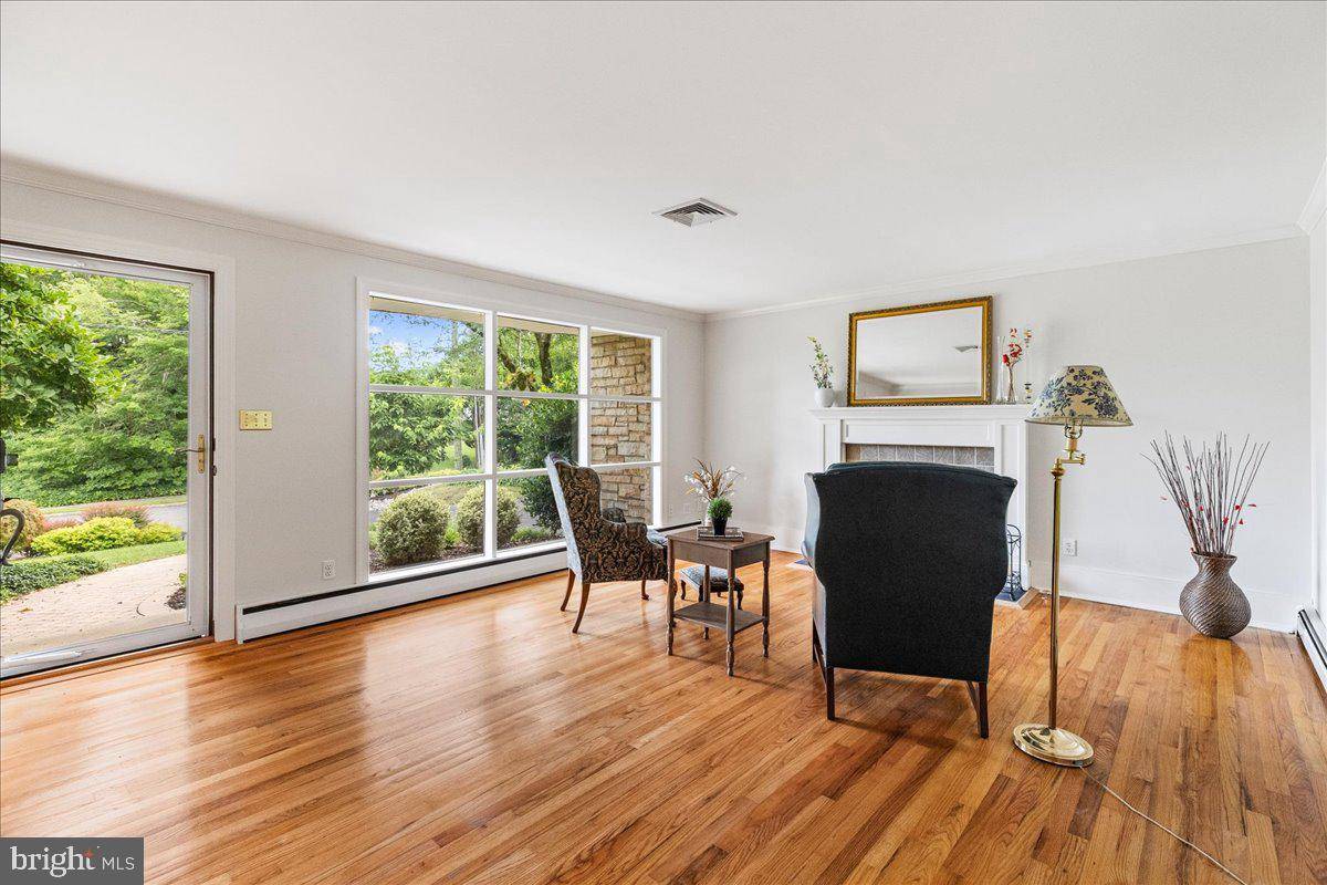 Princeton Junction, NJ 08550,16 WINDSOR DR