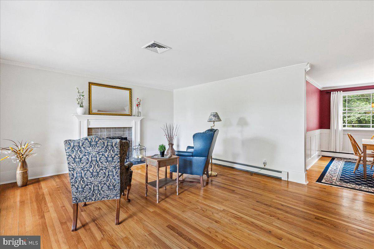 Princeton Junction, NJ 08550,16 WINDSOR DR