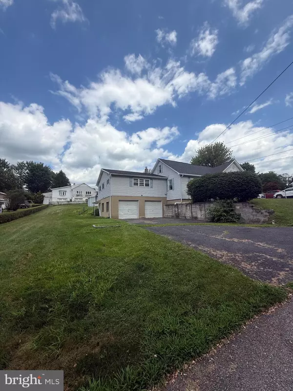 Pottsville, PA 17901,121 CHAMBERLAINE AVE