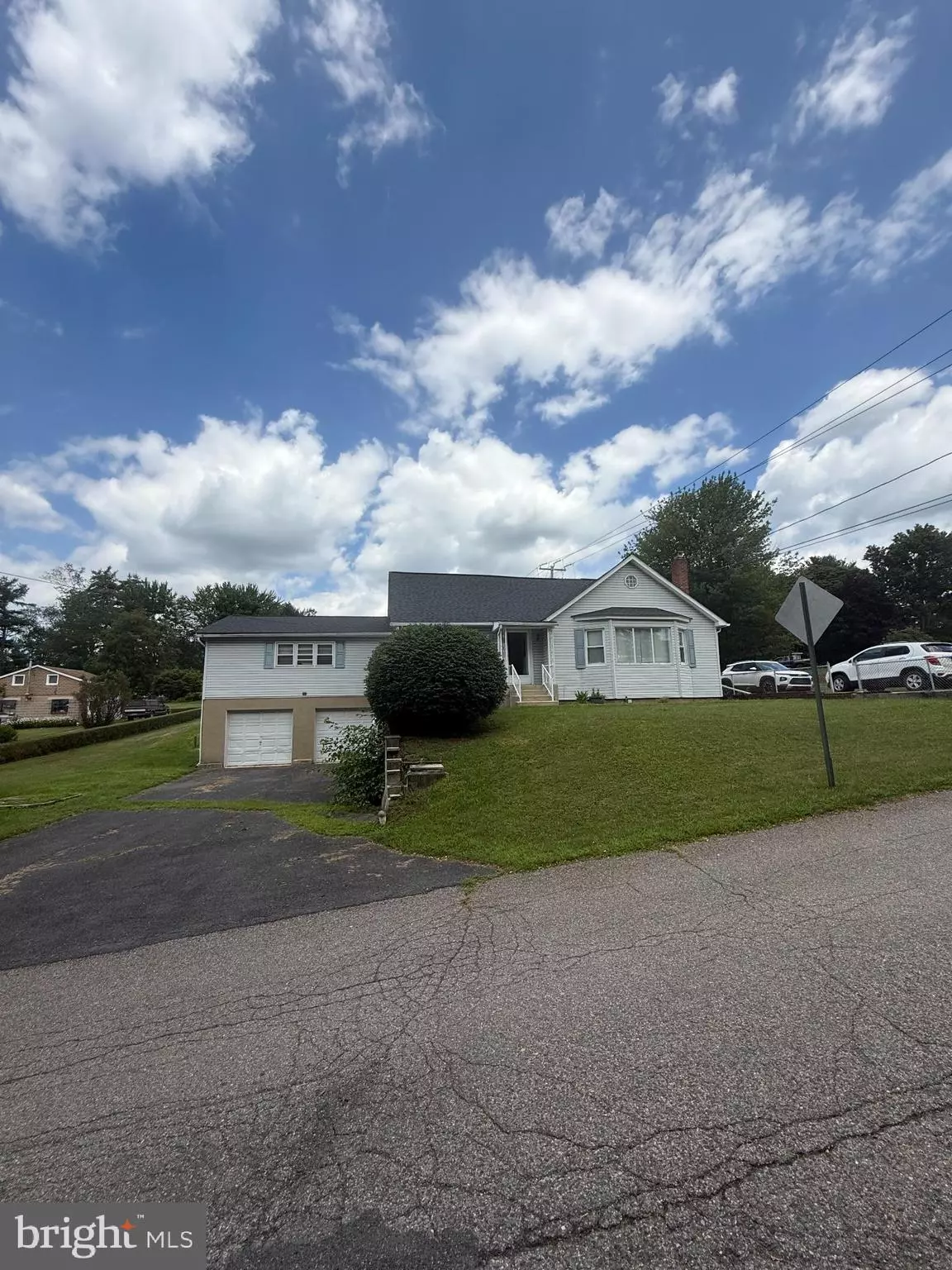 Pottsville, PA 17901,121 CHAMBERLAINE AVE
