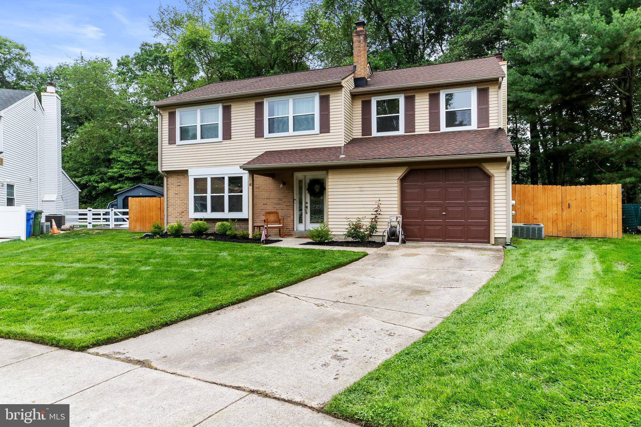 Marlton, NJ 08053,6 LAURA LN