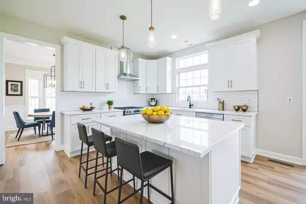 Martinsburg, WV 25403,83 DRAWING ARM LN