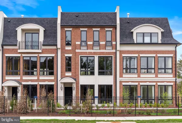 Mclean, VA 22101,7049 LIBERTY LN