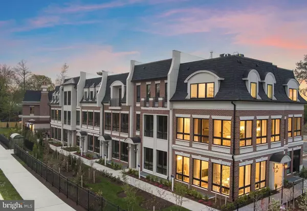 Mclean, VA 22101,7049 LIBERTY LN