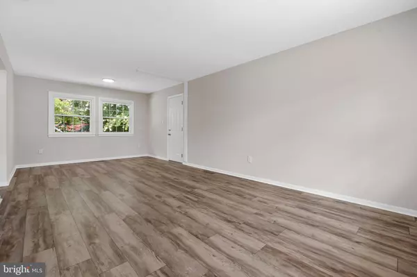 Sterling, VA 20164,117 N ALDER AVE N