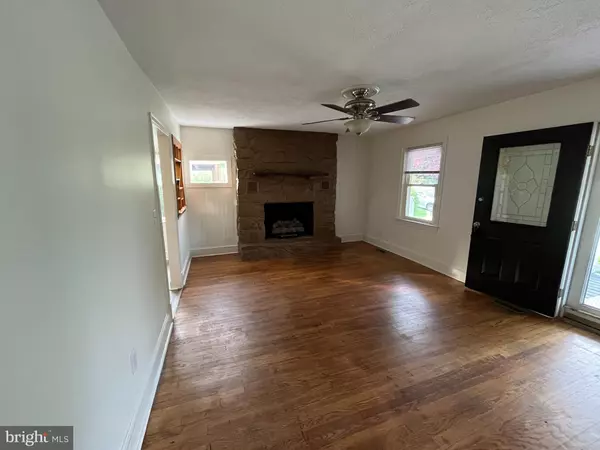 Orange, VA 22960,220 S BLUE RIDGE DR
