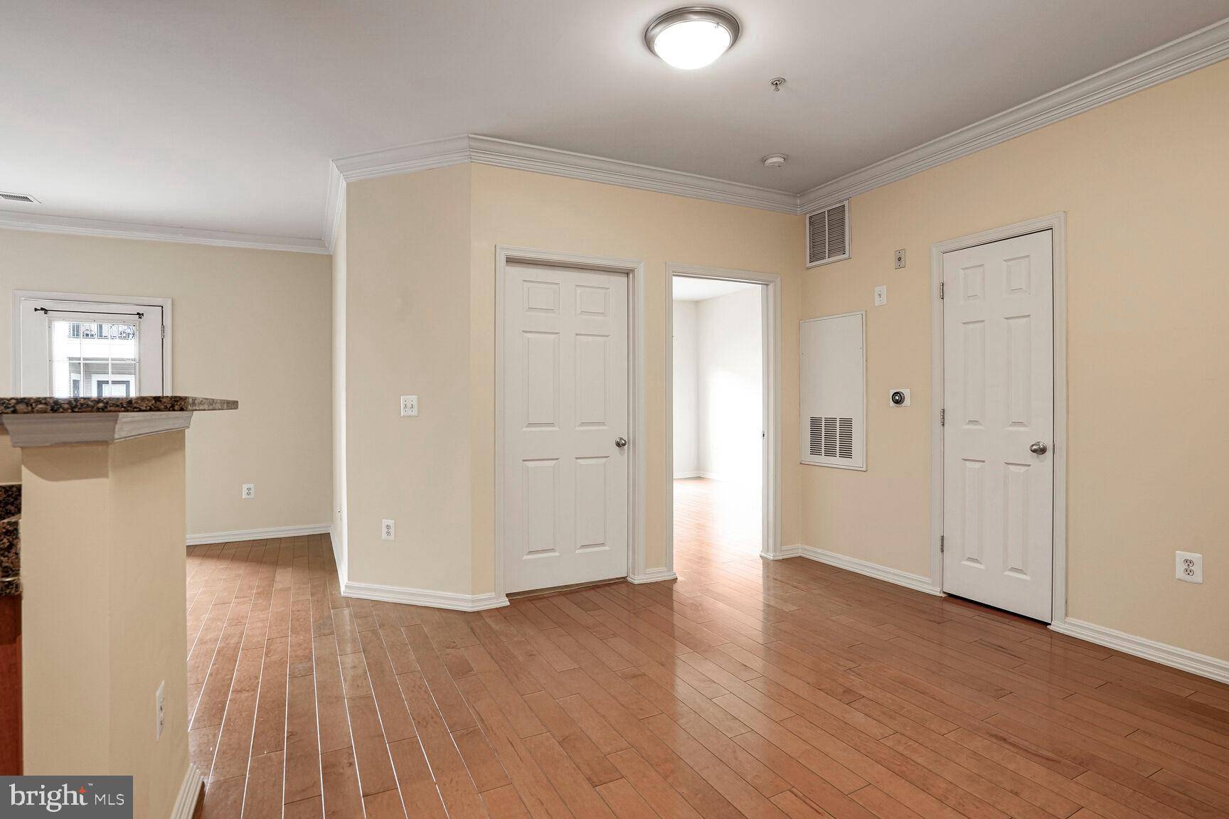 Alexandria, VA 22304,4862 EISENHOWER AVE #373
