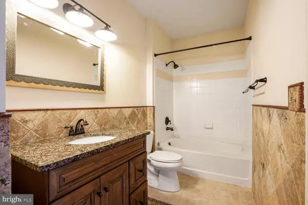 Alexandria, VA 22304,4862 EISENHOWER AVE #373
