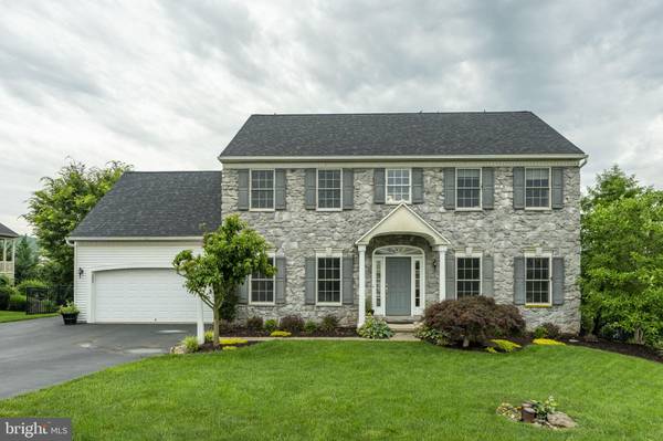 4 SURREY DR, Stevens, PA 17578