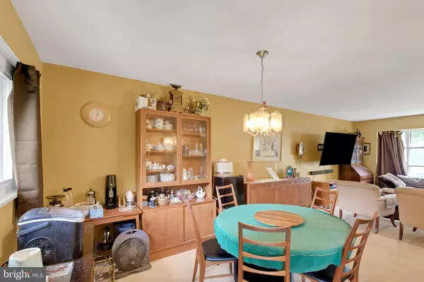 Bethesda, MD 20817,8613 HARTSDALE AVE