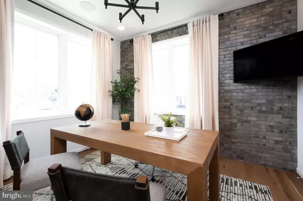 Alexandria, VA 22301,317 CALVERT AVE