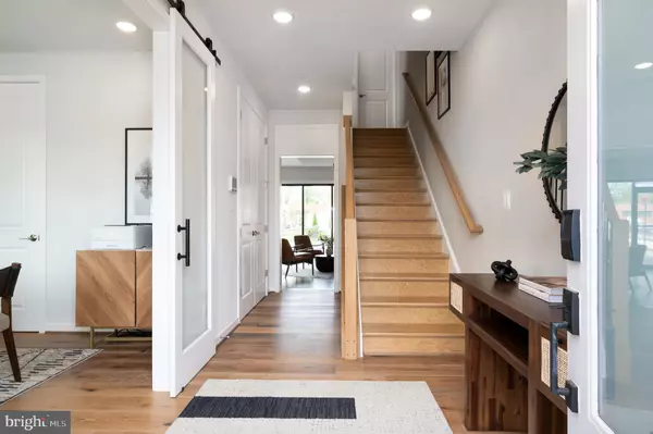 Alexandria, VA 22301,317 CALVERT AVE