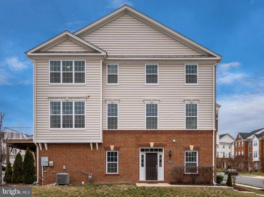 43221 WHELPLEHILL TER, Ashburn, VA 20148