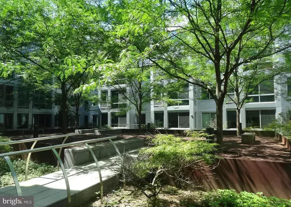 Washington, DC 20016,4101 ALBEMARLE ST NW #342