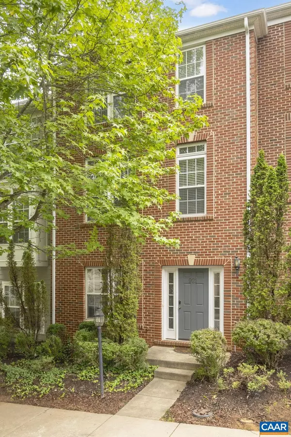 Charlottesville, VA 22903,921 BING LN