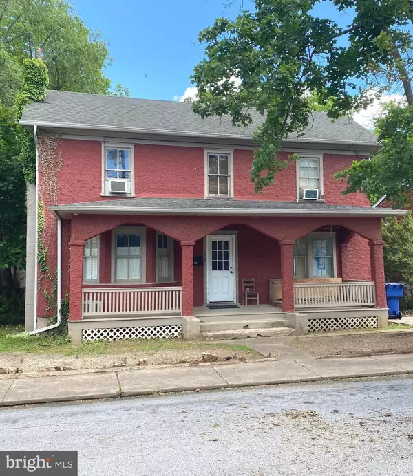 208 CHURCH ST, Front Royal, VA 22630