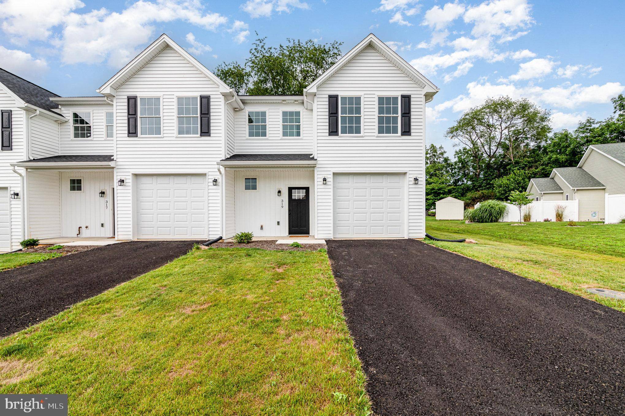 319 PELHAM CT, Carlisle, PA 17013