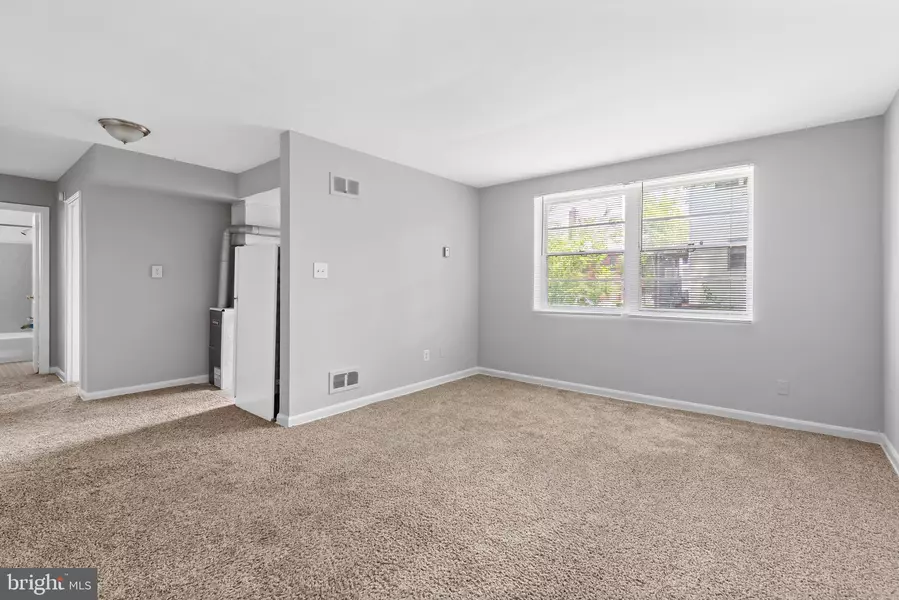 206 TRENTON PL SE #301, Washington, DC 20032