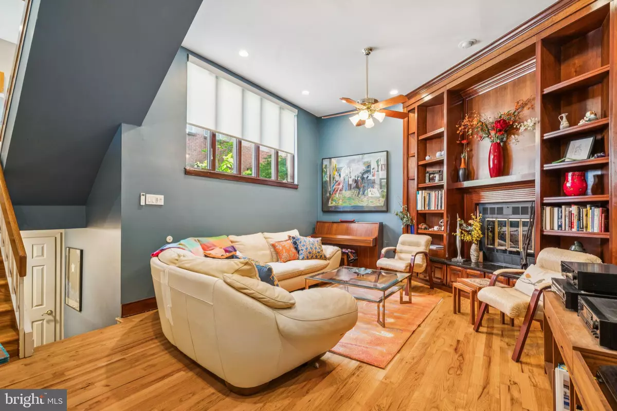 Philadelphia, PA 19147,751 S 3RD ST
