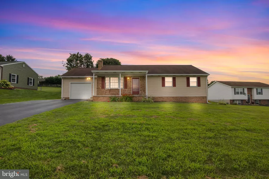 186 SKYLITE DR, Hanover, PA 17331