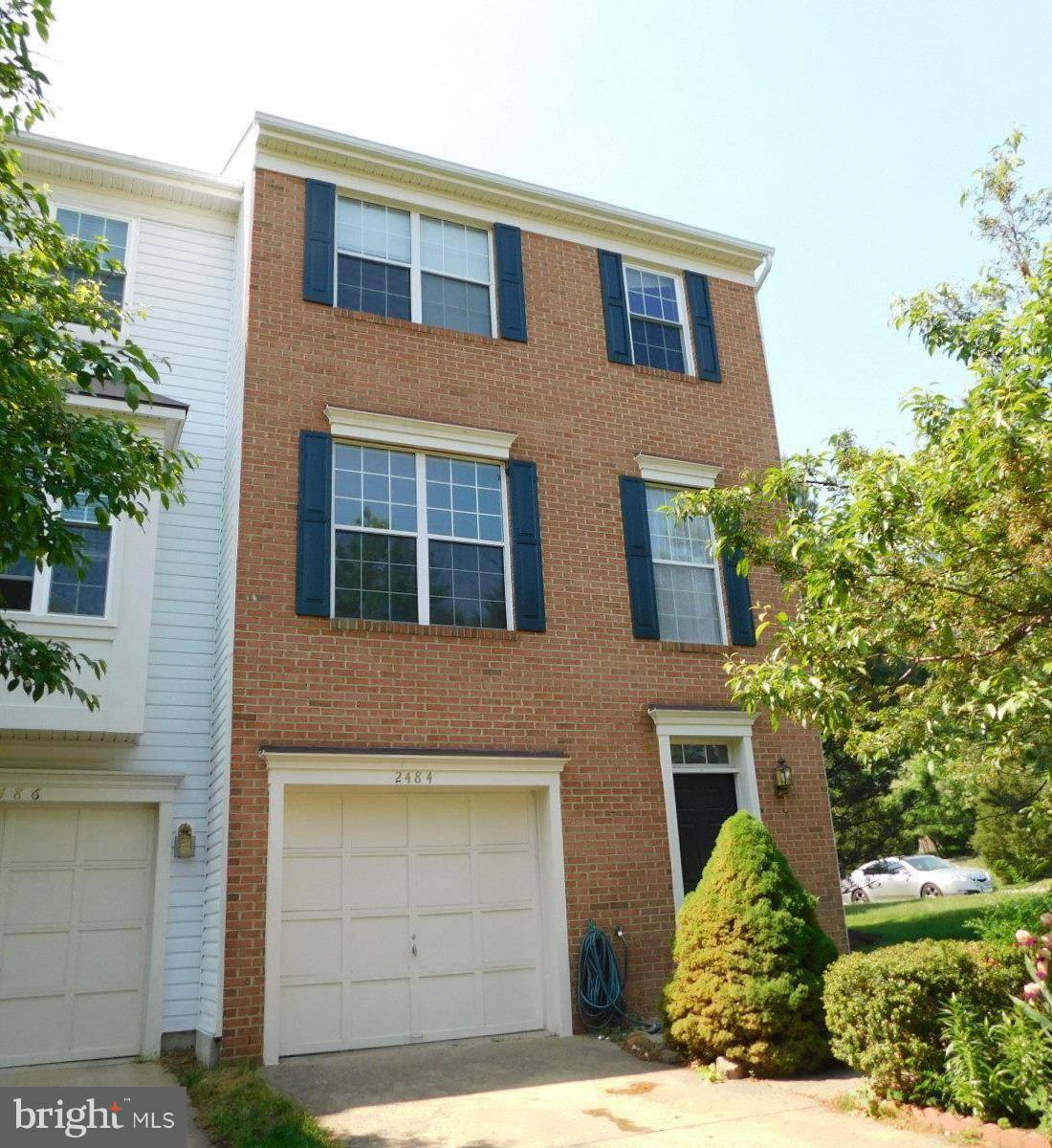 2484 CLOVER FIELD CIR, Herndon, VA 20171