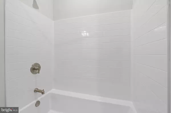 Souderton, PA 18964,30 W BROAD ST #SUITE 4