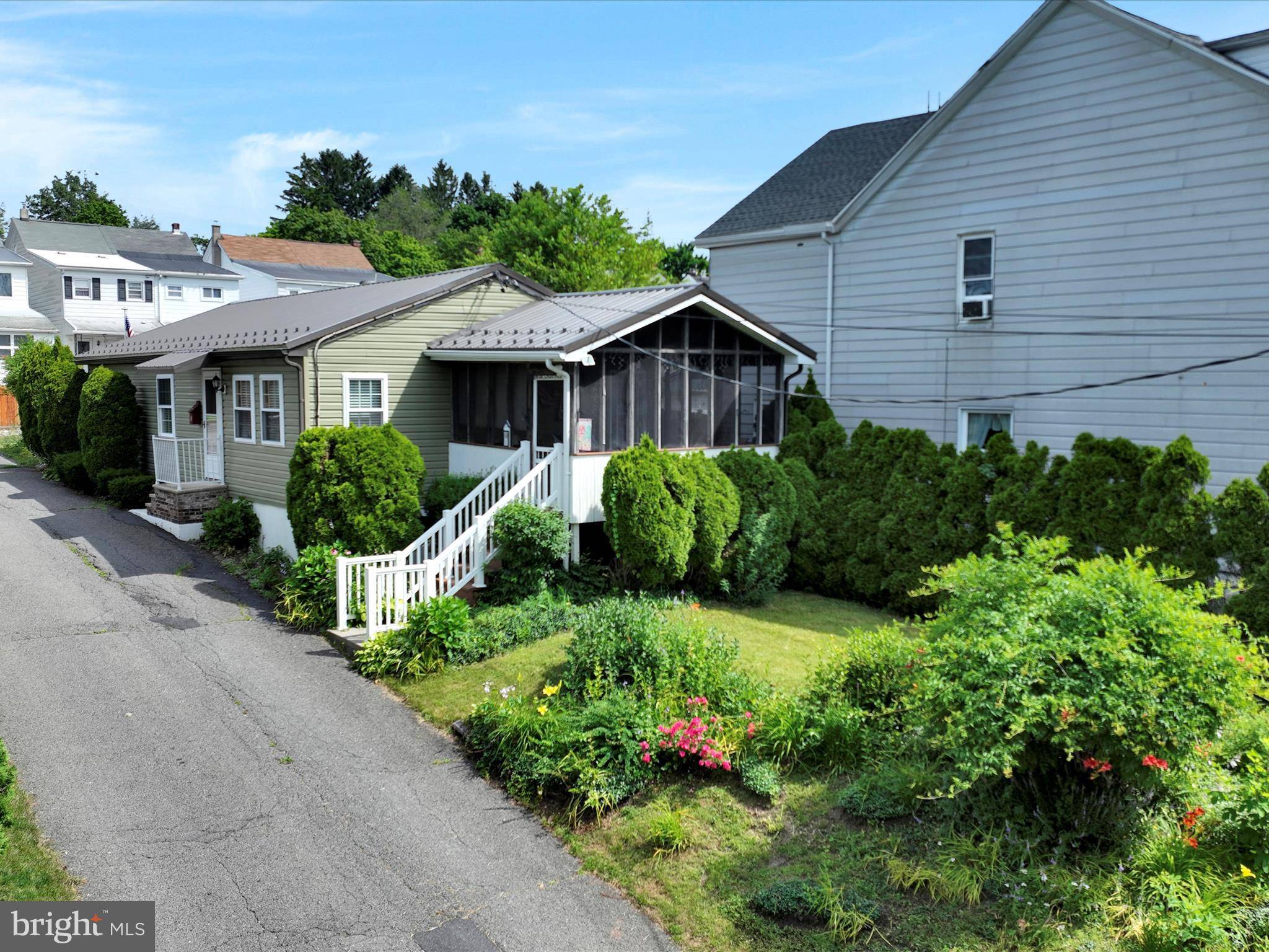 Frackville, PA 17931,1 S STEVENS ST