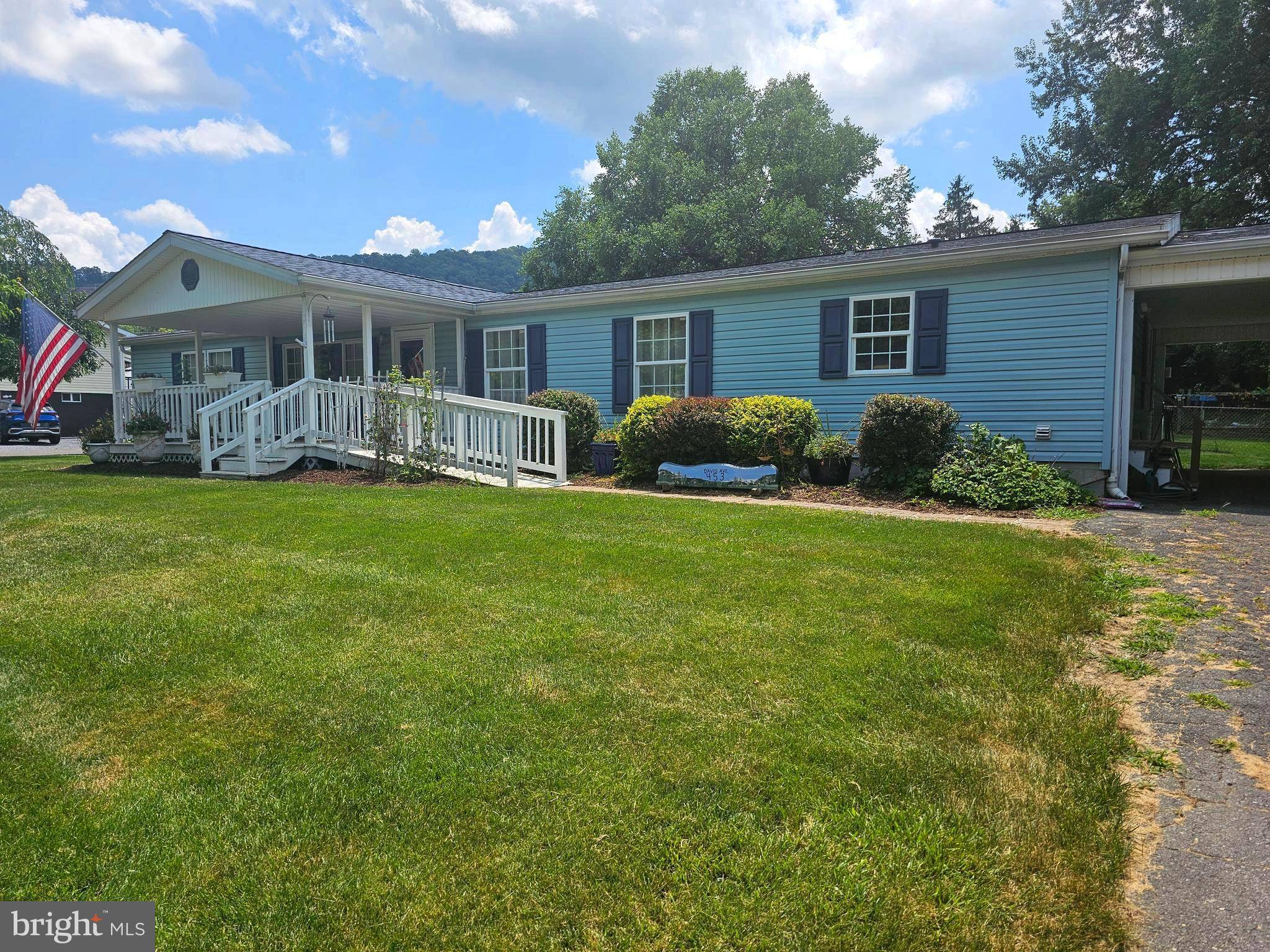 Ridgeley, WV 26753,453 DAVIS AVE