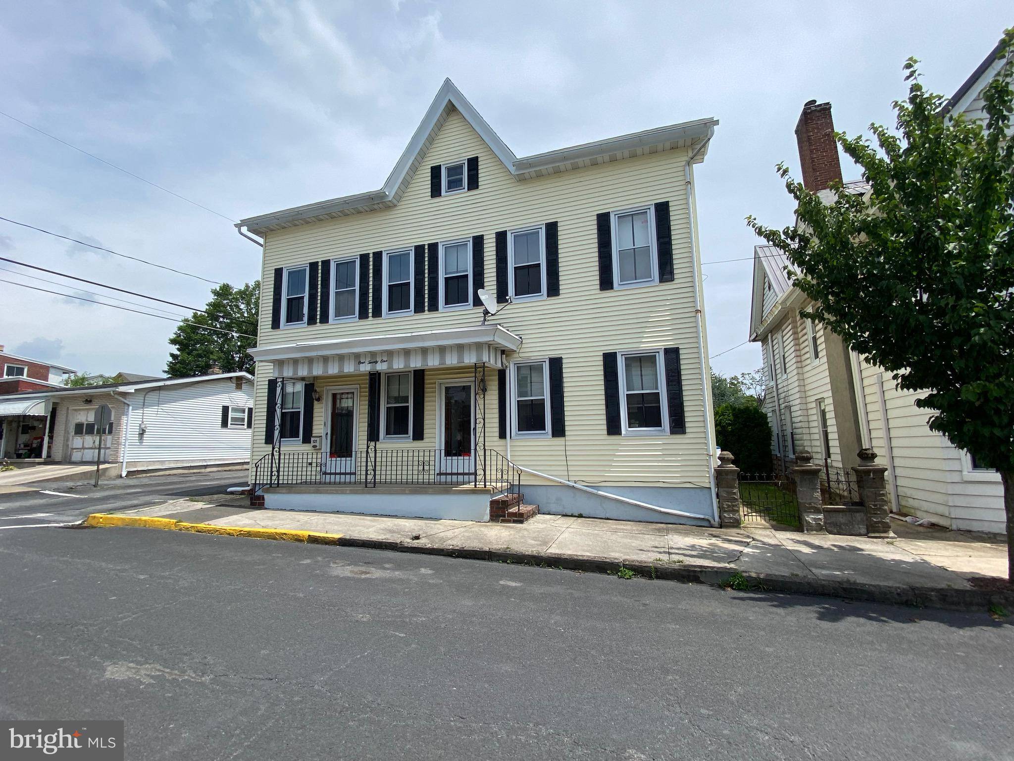 121 S WAYNE ST, Orwigsburg, PA 17961