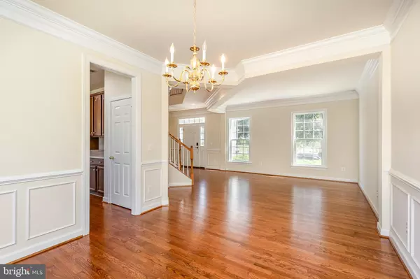 Triangle, VA 22172,19176 POTOMAC CREST DR