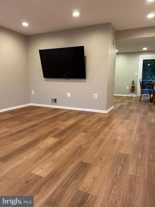 Sterling, VA 20165,35 QUINCY CT