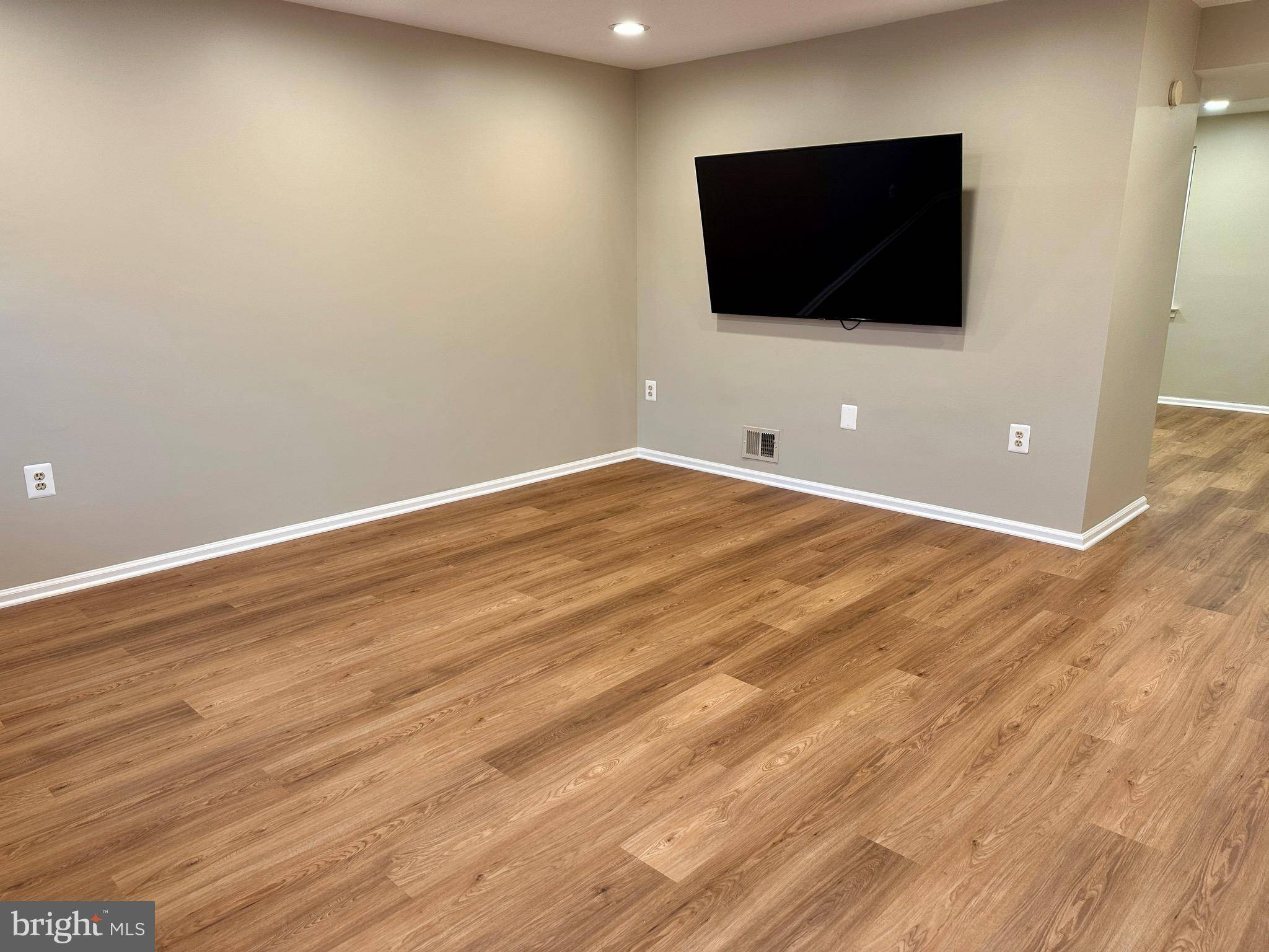 Sterling, VA 20165,35 QUINCY CT