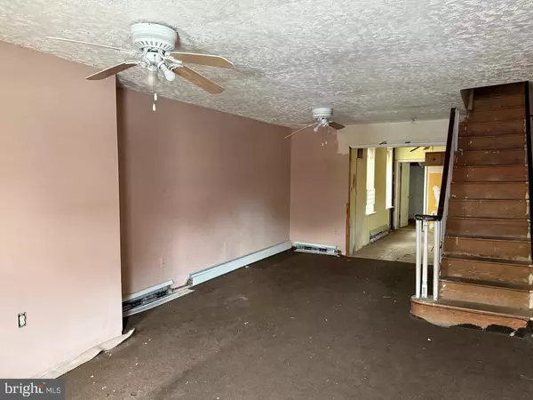 Philadelphia, PA 19134,2102 E CLEARFIELD ST