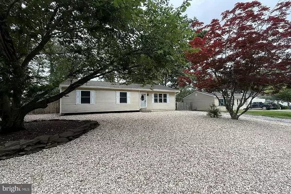 168 STOWAWAY RD, Manahawkin, NJ 08050