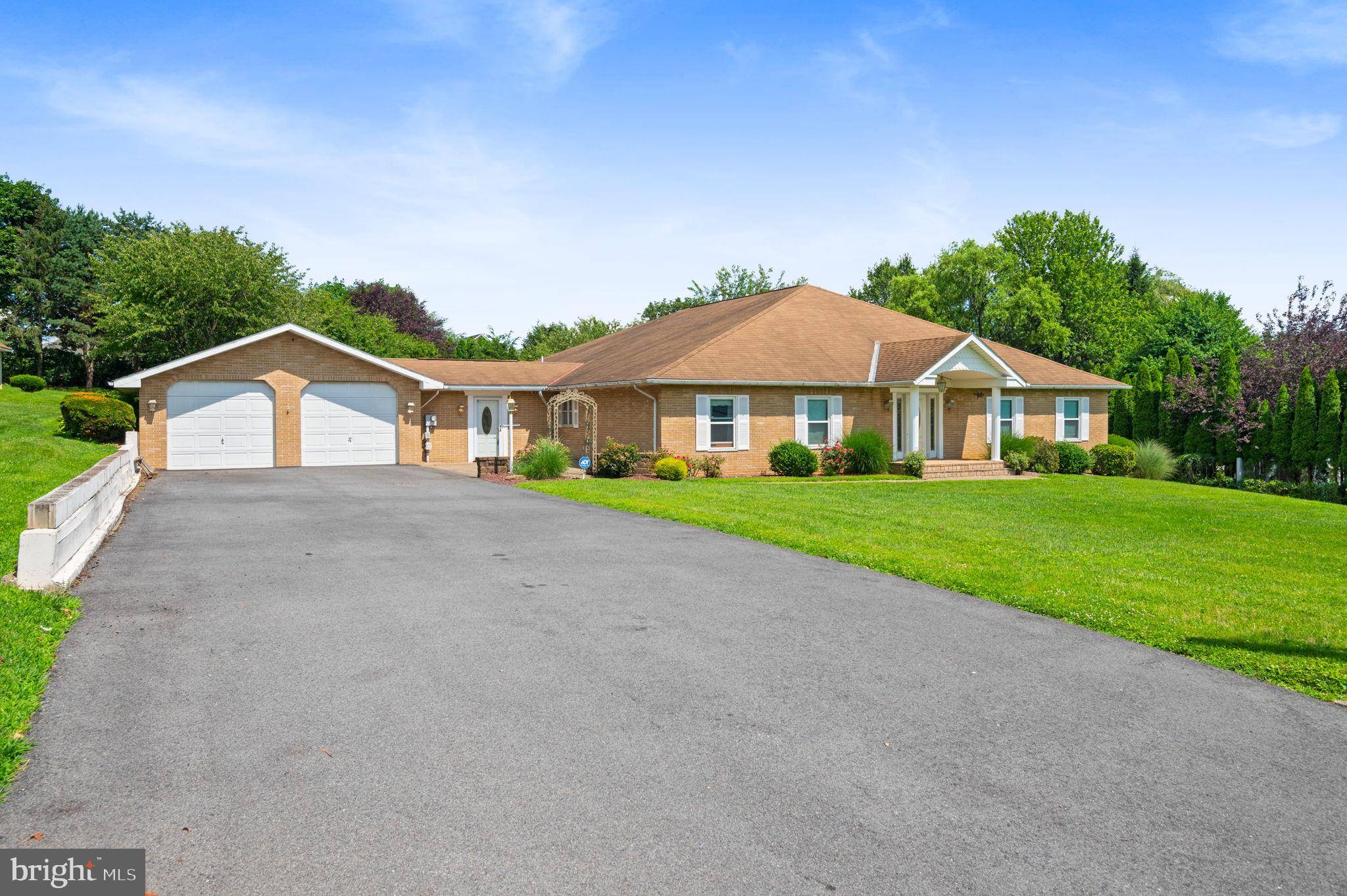 242 SCHOENECK AVE, Nazareth, PA 18064
