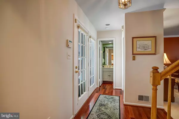 Montgomery Village, MD 20886,20744-20744 HIGHLAND HALL DR