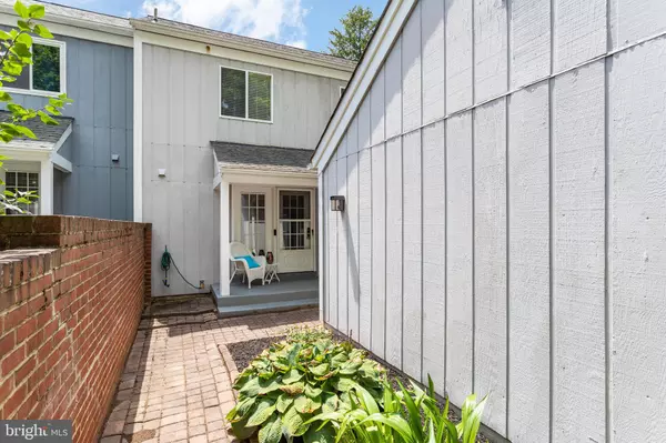Montgomery Village, MD 20886,20744-20744 HIGHLAND HALL DR