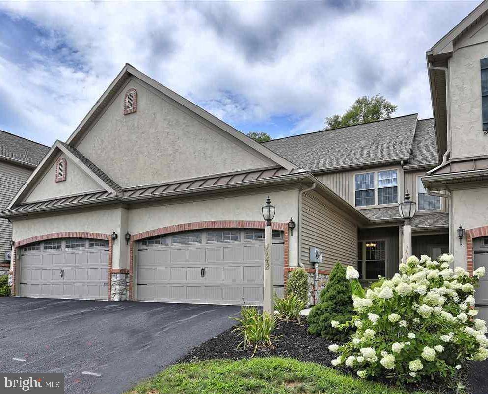 1142 DAY STAR DR, Harrisburg, PA 17111