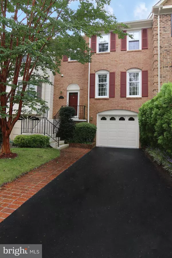 7713 SHOOTINGSTAR DR, Springfield, VA 22152