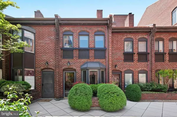 1008 PAPER MILL CT NW #1008, Washington, DC 20007