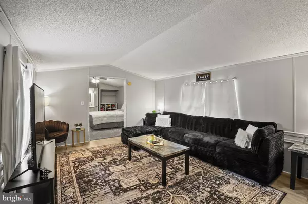 Manchester, PA 17345,42 CEDAR ST