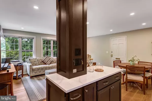 Alexandria, VA 22302,3237 RAVENSWORTH PL