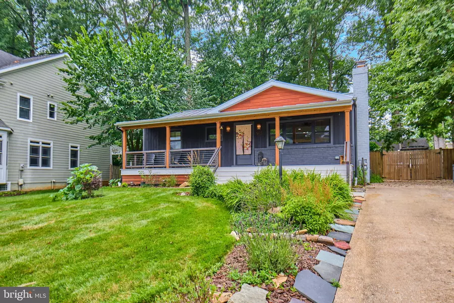 915 DESALE ST SW, Vienna, VA 22180