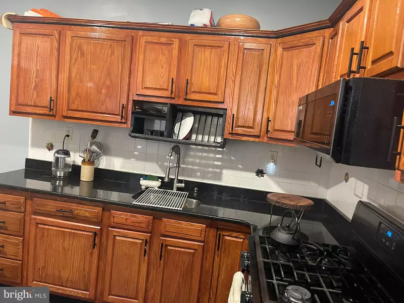52 E SEYMOUR ST, Philadelphia, PA 19144