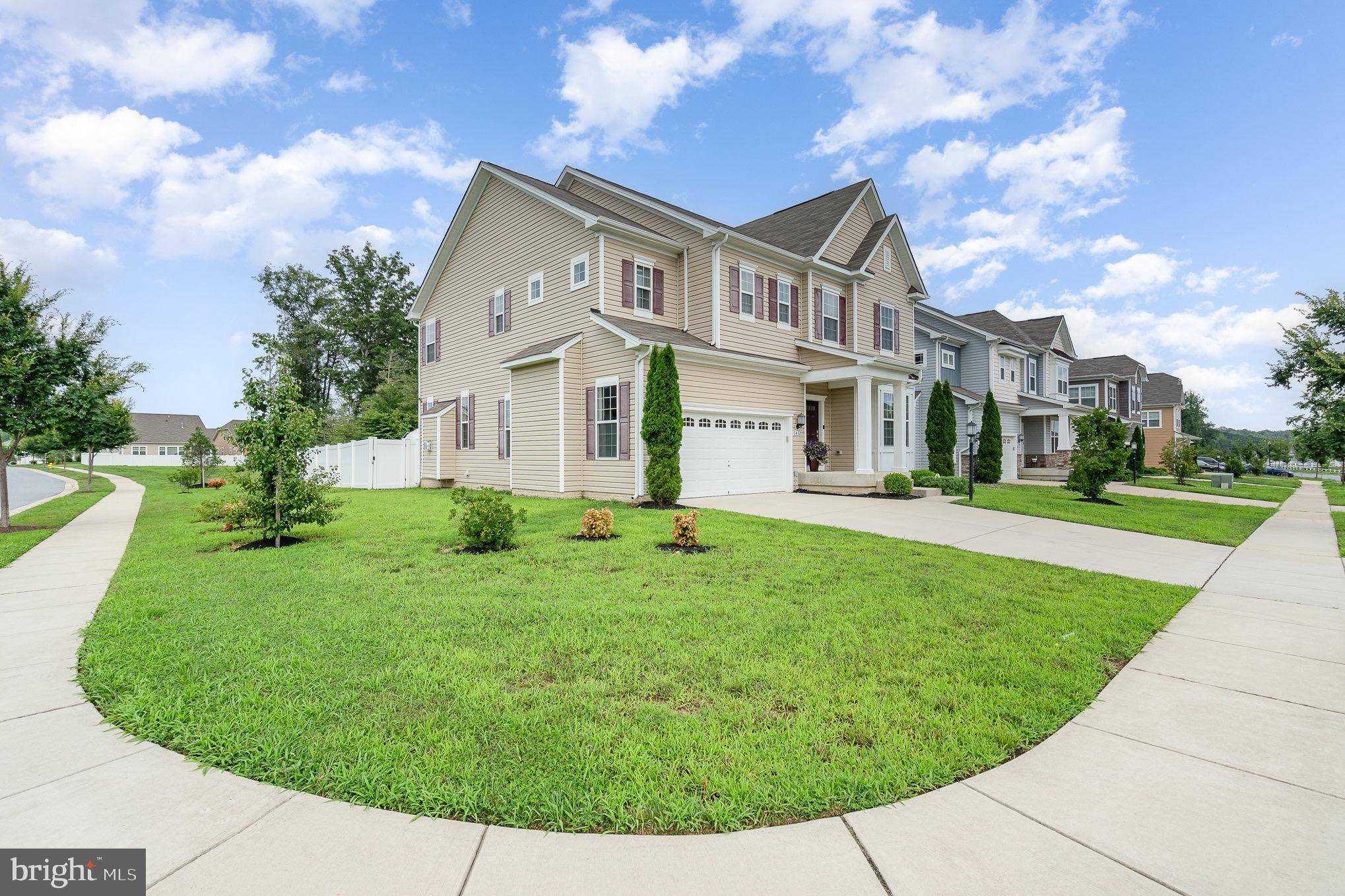 White Plains, MD 20695,5452 DUNDEE LN